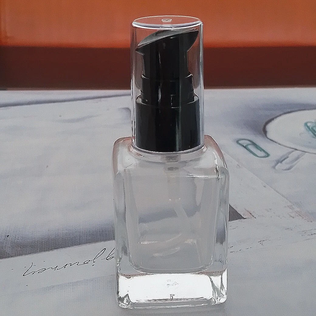 Superior Quality Square Transparent 35ml Glass Bottle with Pump Cosmetic Empty Foundation Bottle